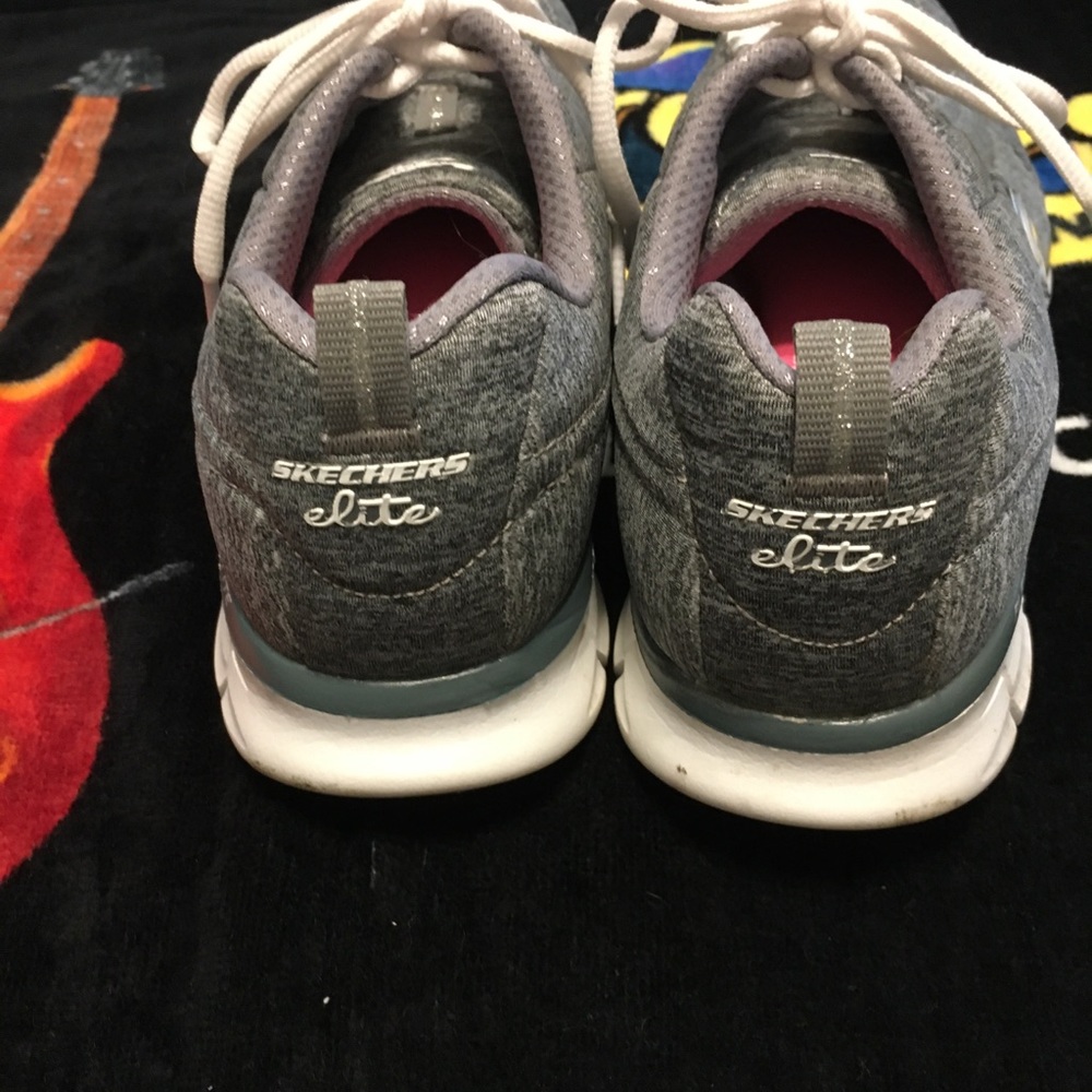 Woman’s Skechers Elite, 7 NWT - Picture 2 of 6